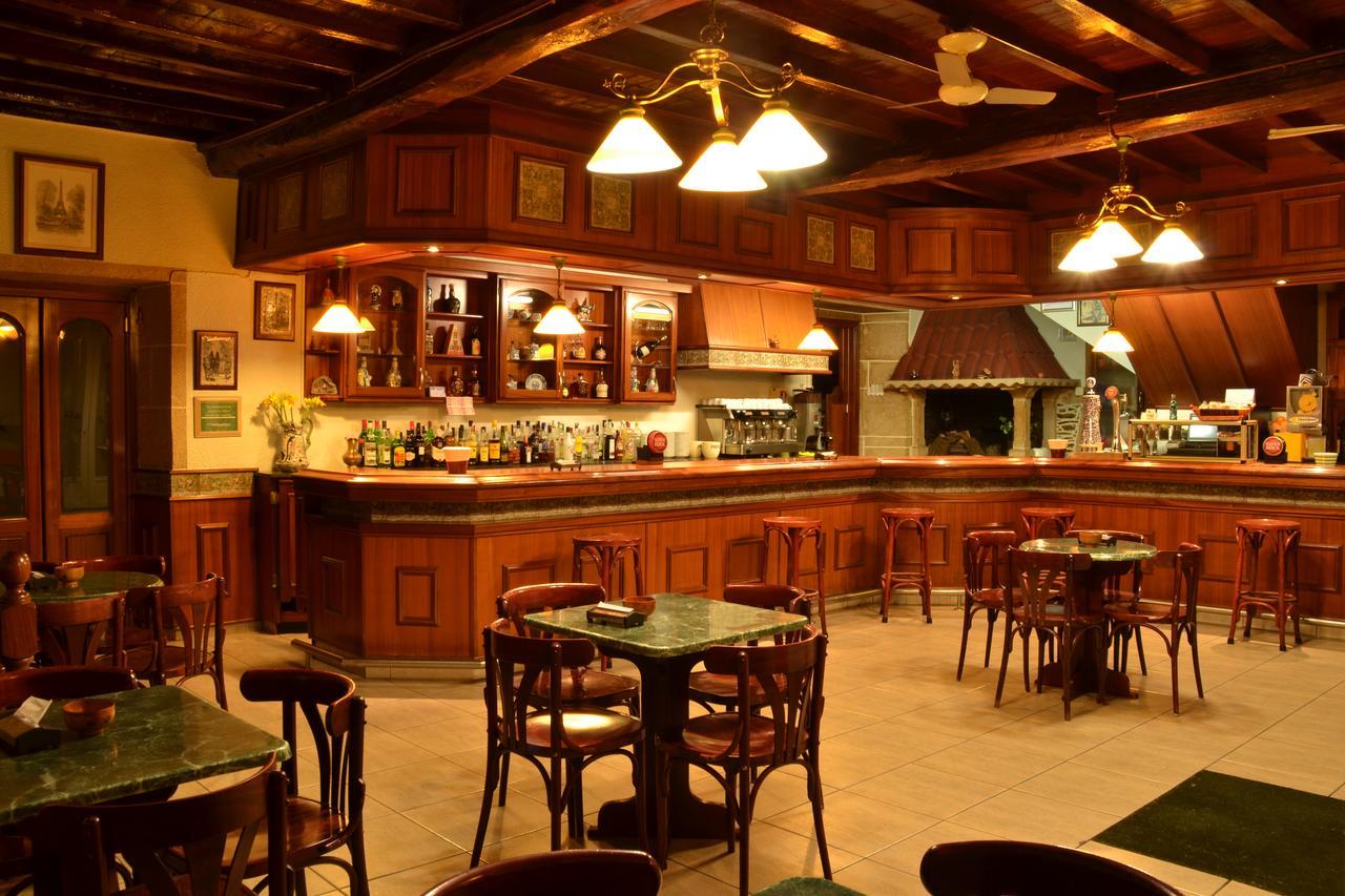 Hostal-Restaurante Paris Forcarei Buitenkant foto